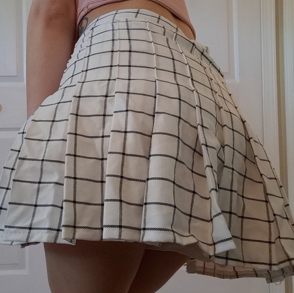 Grid pattern tennis skort - Picture 2 of 4